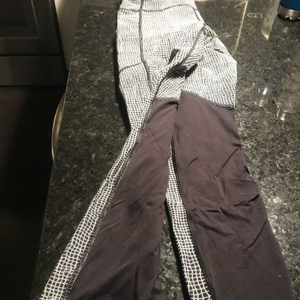 Black/white / mesh full length Lululemon tights.